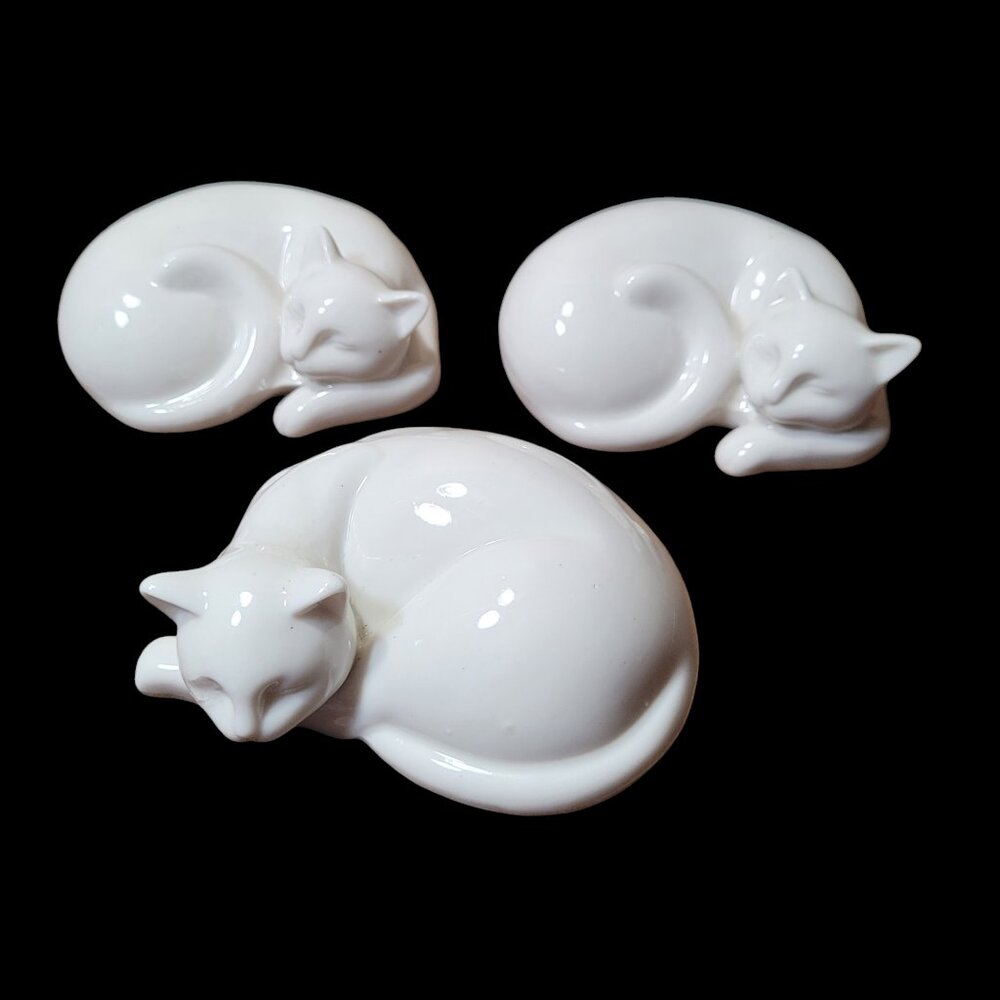 Mid Century Modern MCM Sleeping Cats White Vintage Porcelain 4 x 3 x 1.5 in